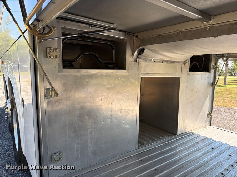 image for item ED5984 2014 Freightliner Giro 3600 coach bus