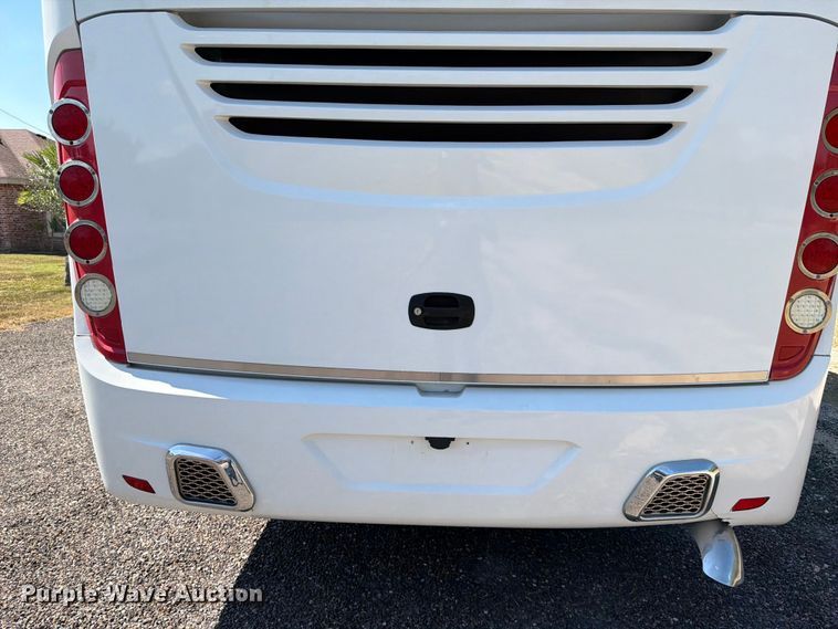 image for item ED5984 2014 Freightliner Giro 3600 coach bus