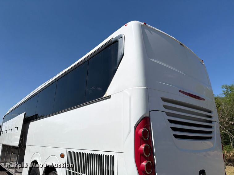 image for item ED5984 2014 Freightliner Giro 3600 coach bus