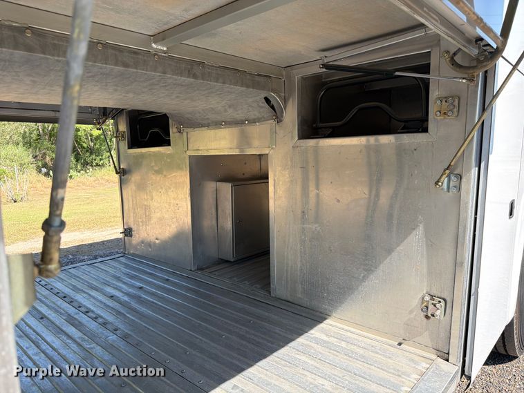 image for item ED5984 2014 Freightliner Giro 3600 coach bus