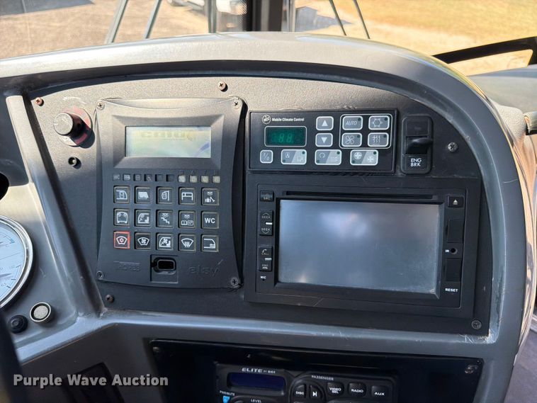 image for item ED5984 2014 Freightliner Giro 3600 coach bus