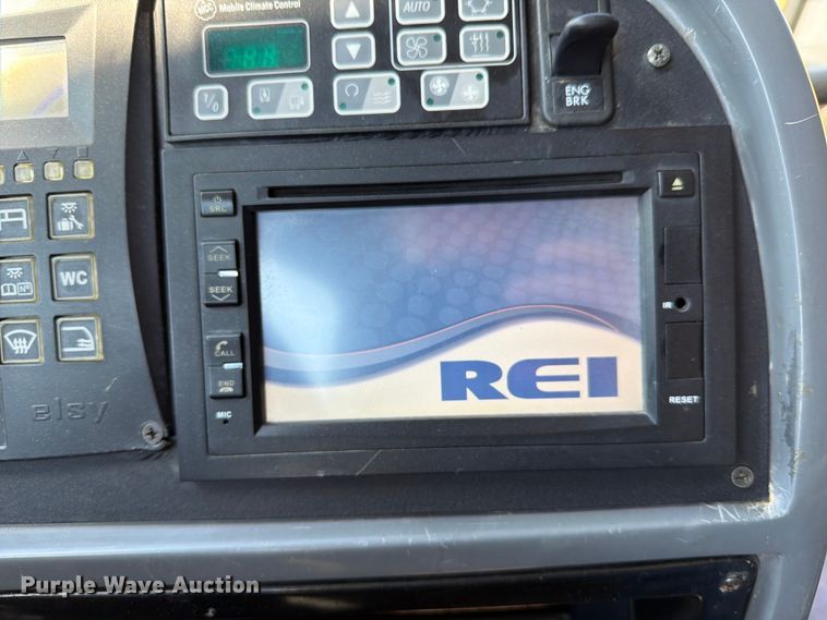 image for item ED5984 2014 Freightliner Giro 3600 coach bus