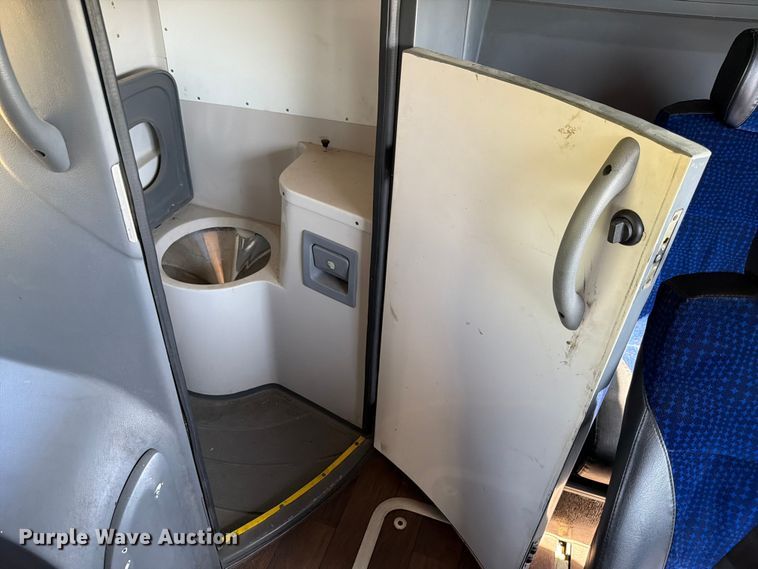 image for item ED5984 2014 Freightliner Giro 3600 coach bus