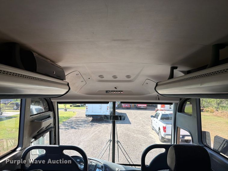 image for item ED5984 2014 Freightliner Giro 3600 coach bus