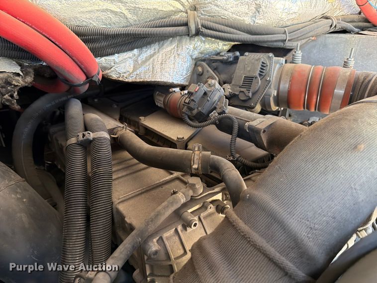 image for item ED5984 2014 Freightliner Giro 3600 coach bus