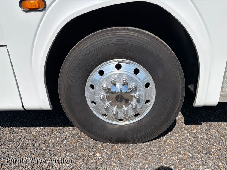 image for item ED5984 2014 Freightliner Giro 3600 coach bus