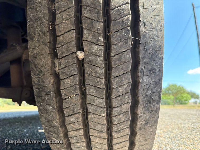 image for item ED5984 2014 Freightliner Giro 3600 coach bus