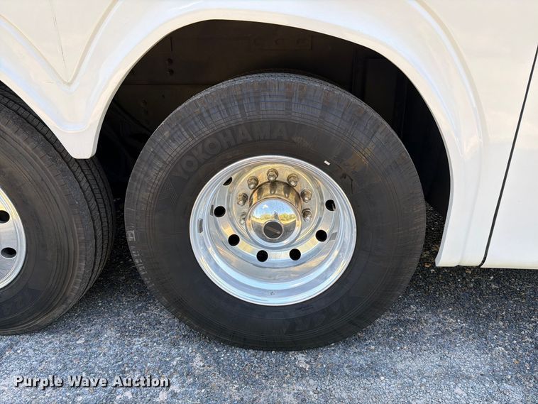 image for item ED5984 2014 Freightliner Giro 3600 coach bus