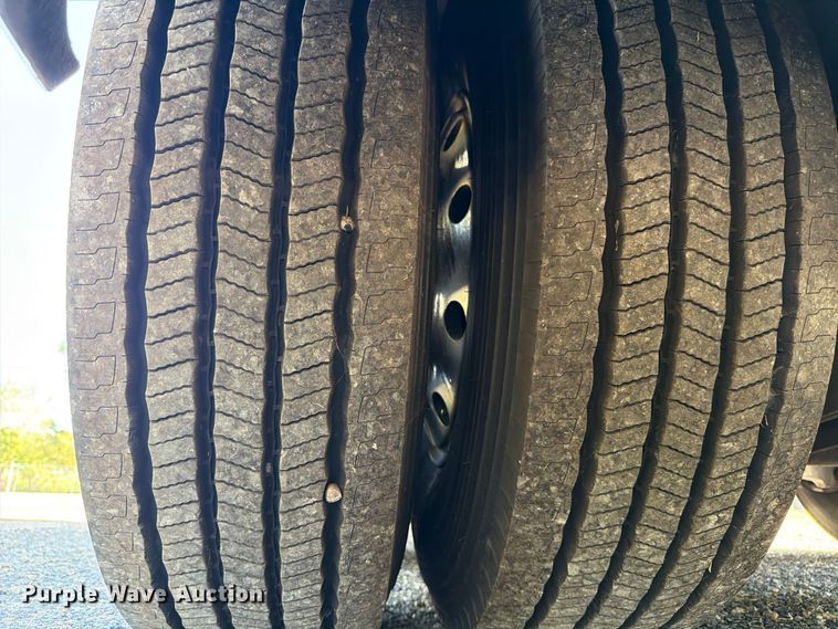 image for item ED5984 2014 Freightliner Giro 3600 coach bus