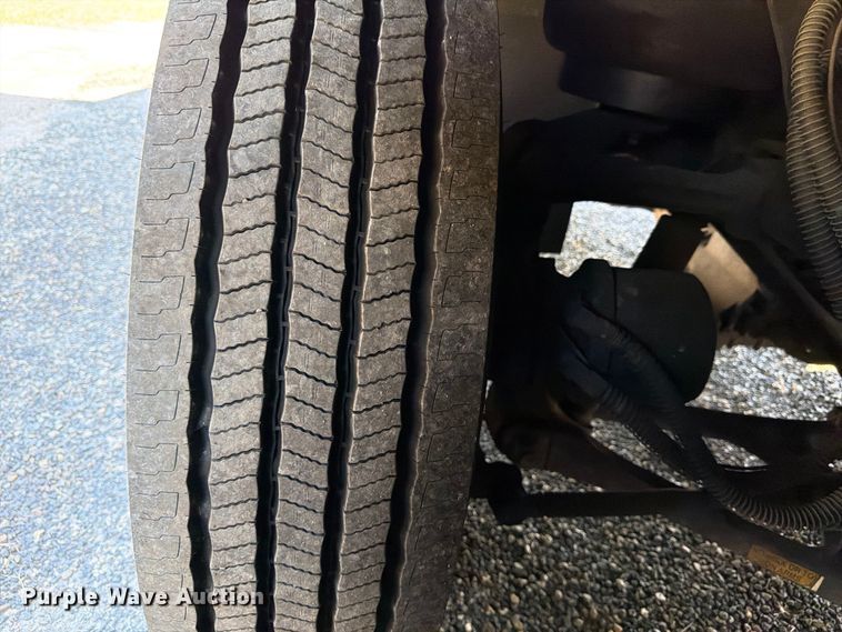 image for item ED5984 2014 Freightliner Giro 3600 coach bus