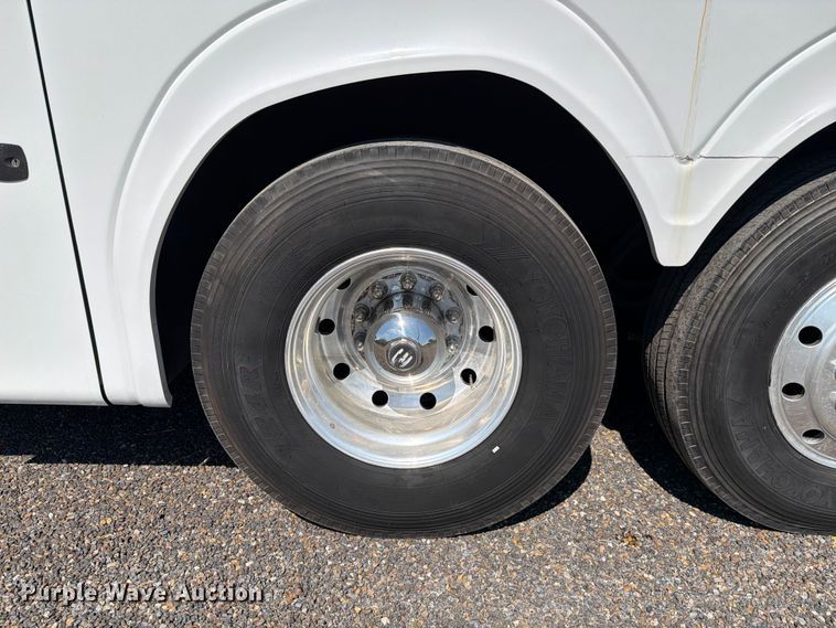 image for item ED5984 2014 Freightliner Giro 3600 coach bus