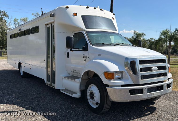 image for item ED5985 2009 Ford F650 Super Duty prisoner transport bus