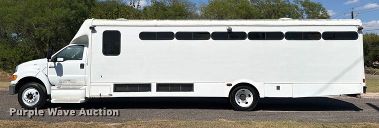 image for item ED5985 2009 Ford F650 Super Duty prisoner transport bus