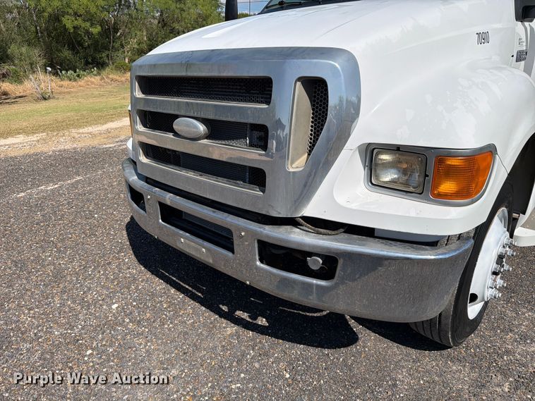 image for item ED5985 2009 Ford F650 Super Duty prisoner transport bus