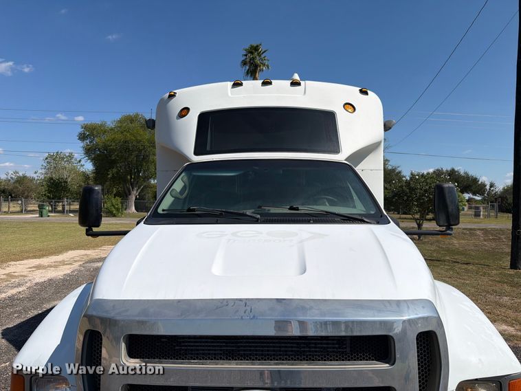image for item ED5985 2009 Ford F650 Super Duty prisoner transport bus