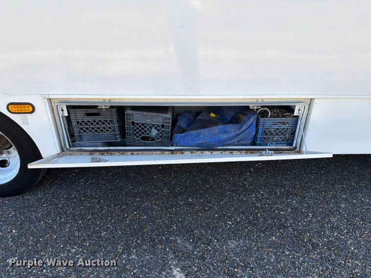 image for item ED5985 2009 Ford F650 Super Duty prisoner transport bus