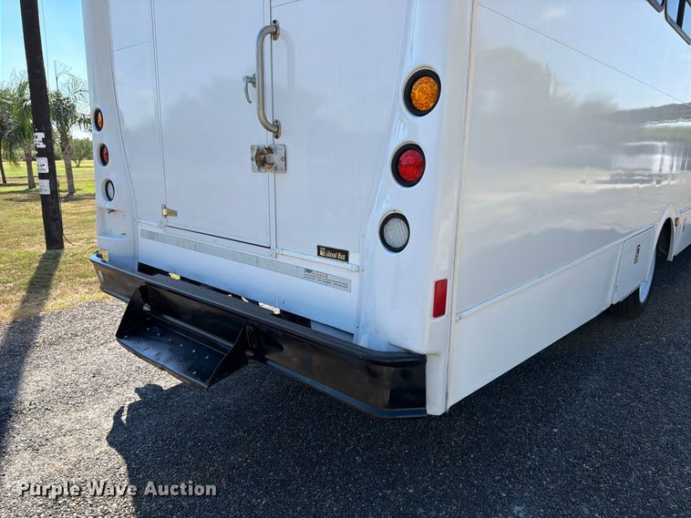 image for item ED5985 2009 Ford F650 Super Duty prisoner transport bus