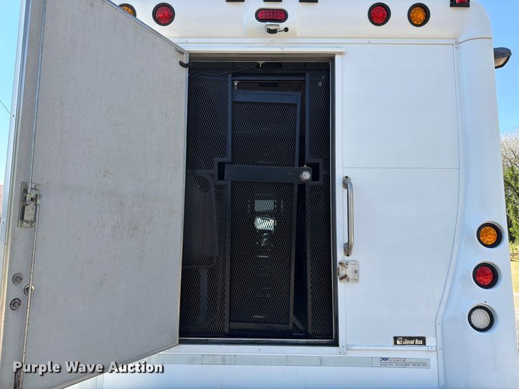 image for item ED5985 2009 Ford F650 Super Duty prisoner transport bus