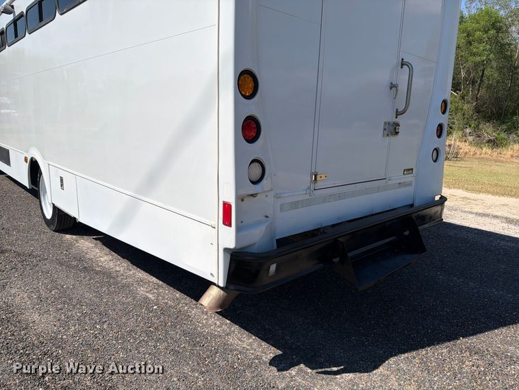 image for item ED5985 2009 Ford F650 Super Duty prisoner transport bus