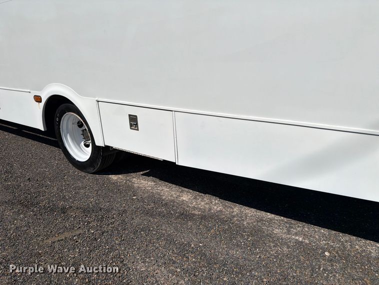 image for item ED5985 2009 Ford F650 Super Duty prisoner transport bus