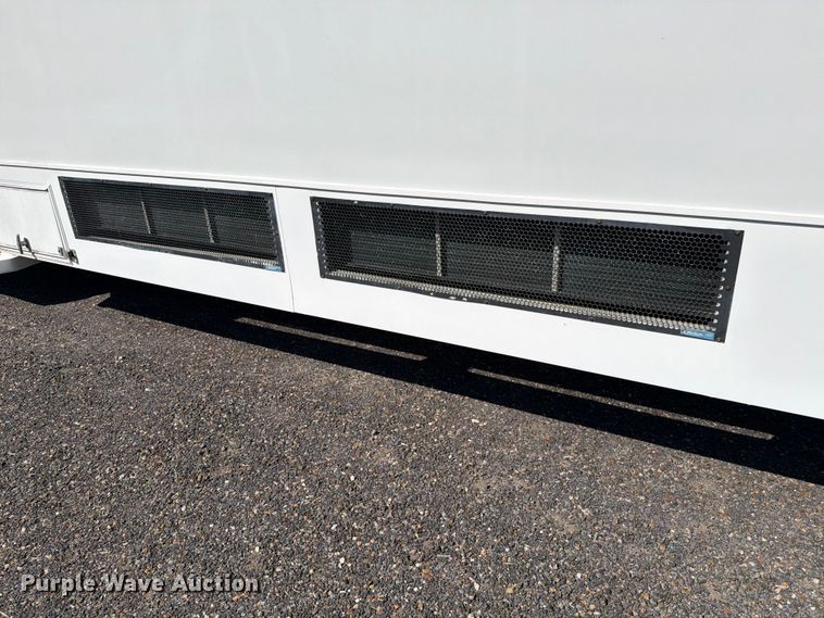 image for item ED5985 2009 Ford F650 Super Duty prisoner transport bus