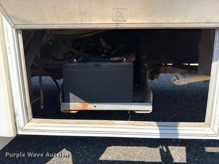 image for item ED5985 2009 Ford F650 Super Duty prisoner transport bus