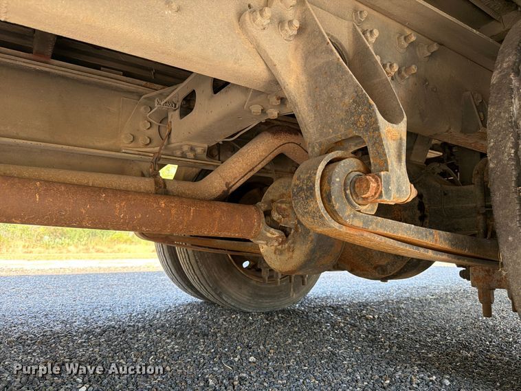 image for item ED5985 2009 Ford F650 Super Duty prisoner transport bus