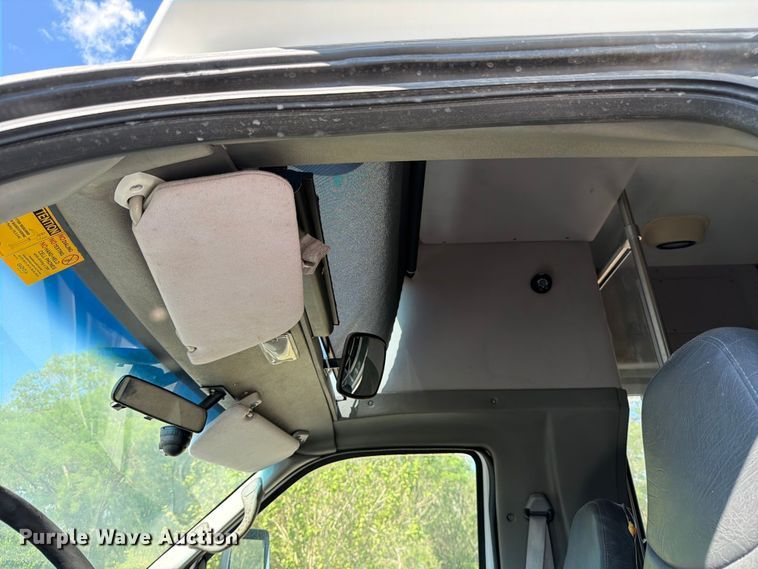 image for item ED5985 2009 Ford F650 Super Duty prisoner transport bus