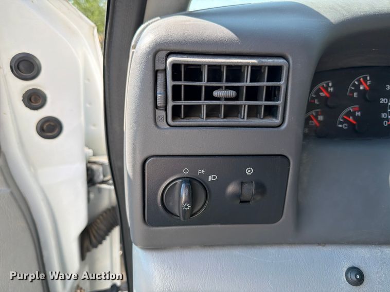 image for item ED5985 2009 Ford F650 Super Duty prisoner transport bus