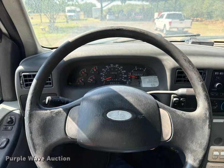 image for item ED5985 2009 Ford F650 Super Duty prisoner transport bus