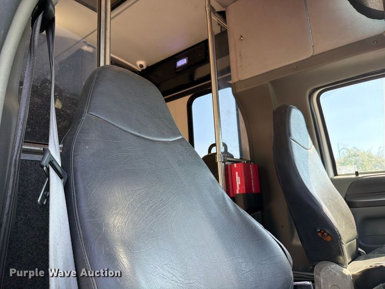 image for item ED5985 2009 Ford F650 Super Duty prisoner transport bus