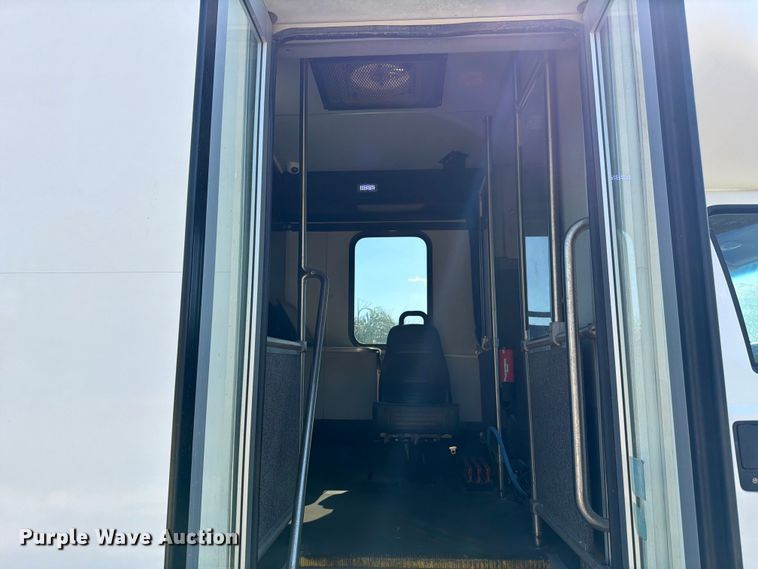 image for item ED5985 2009 Ford F650 Super Duty prisoner transport bus