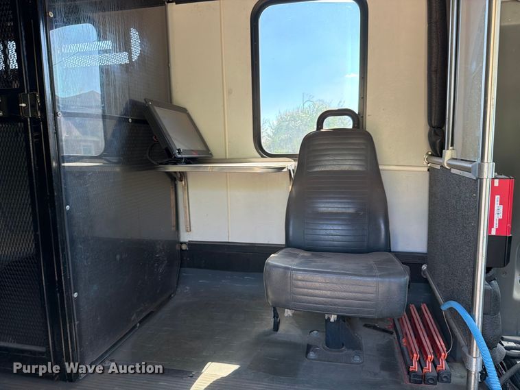 image for item ED5985 2009 Ford F650 Super Duty prisoner transport bus