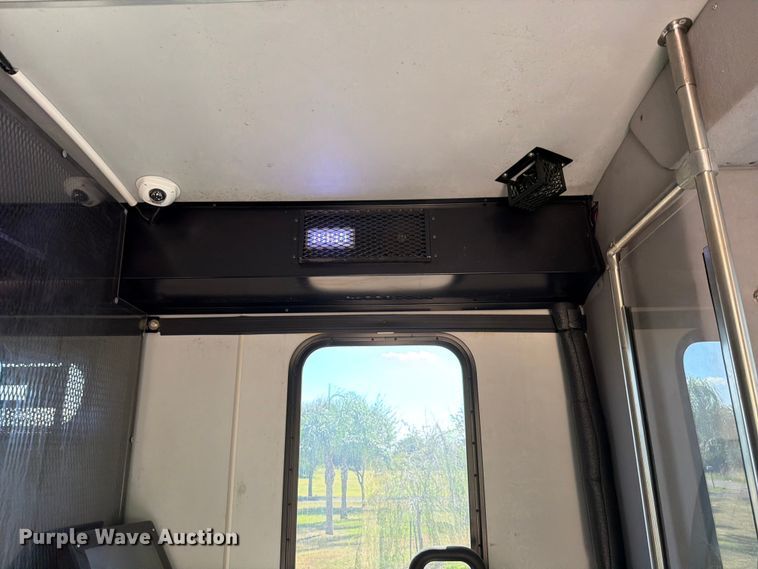 image for item ED5985 2009 Ford F650 Super Duty prisoner transport bus