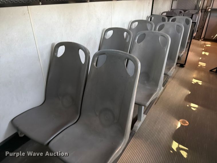 image for item ED5985 2009 Ford F650 Super Duty prisoner transport bus