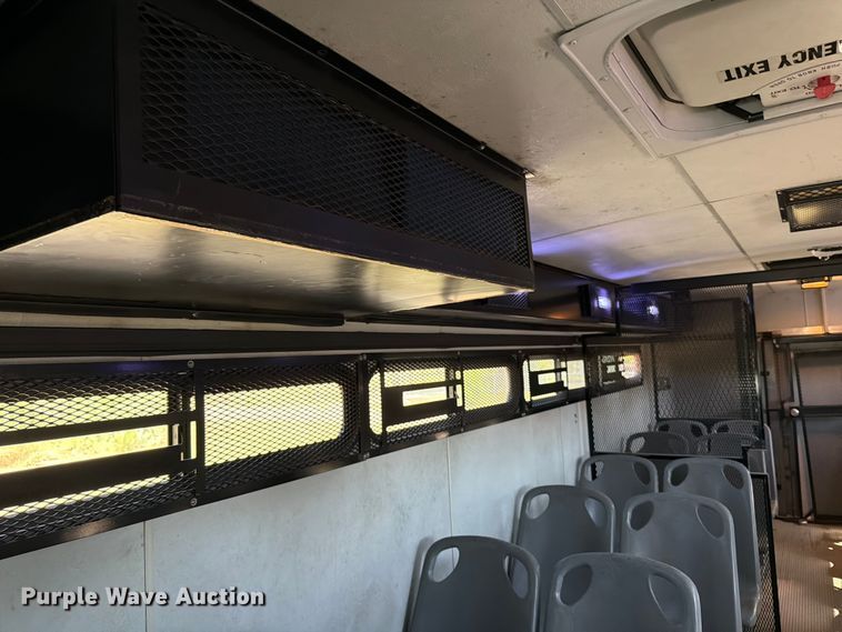 image for item ED5985 2009 Ford F650 Super Duty prisoner transport bus