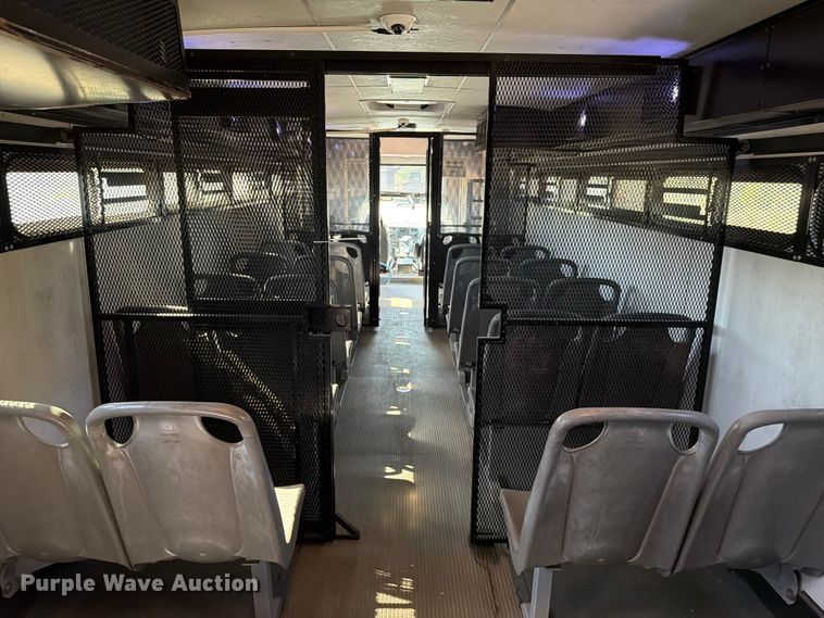 image for item ED5985 2009 Ford F650 Super Duty prisoner transport bus