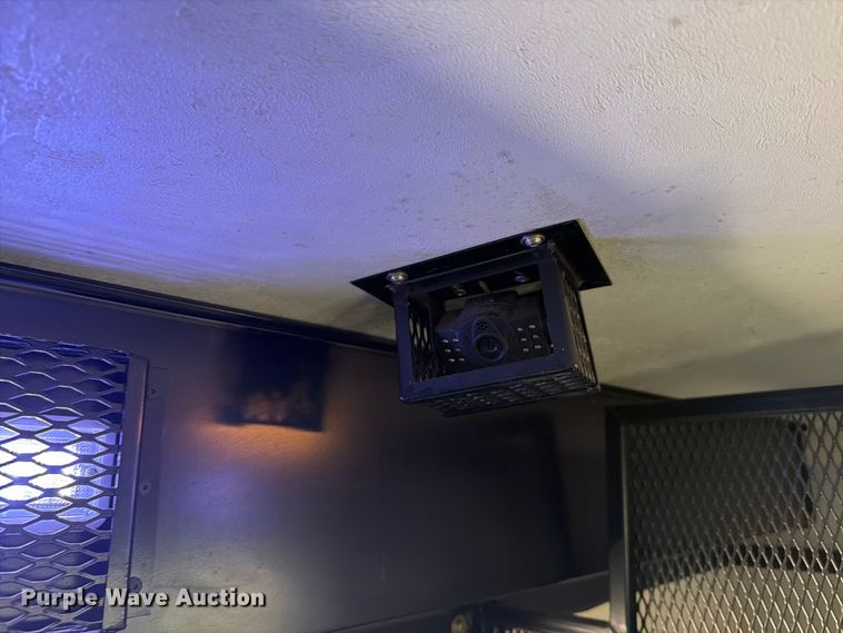 image for item ED5985 2009 Ford F650 Super Duty prisoner transport bus