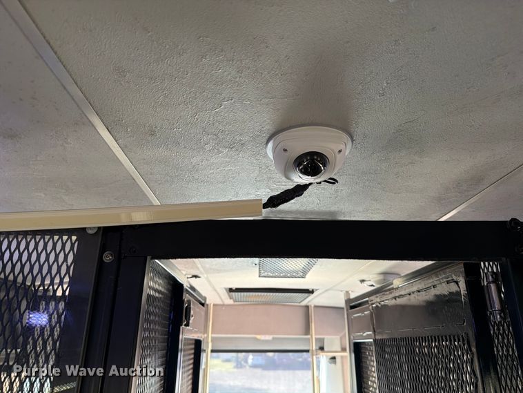 image for item ED5985 2009 Ford F650 Super Duty prisoner transport bus