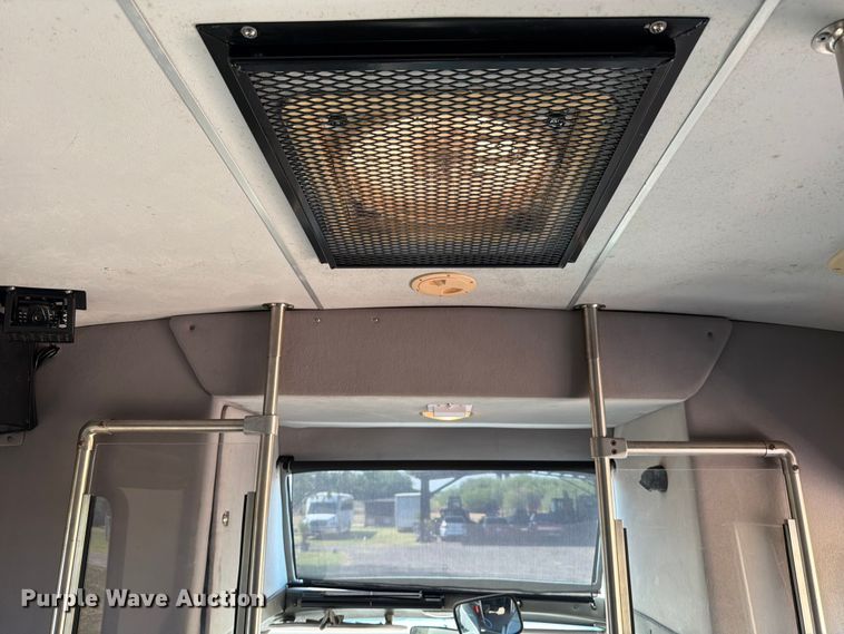 image for item ED5985 2009 Ford F650 Super Duty prisoner transport bus