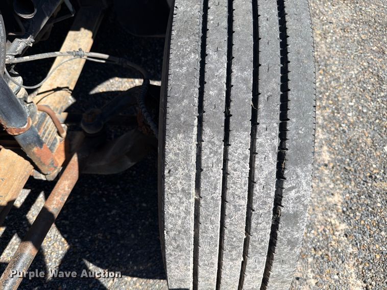 image for item ED5985 2009 Ford F650 Super Duty prisoner transport bus