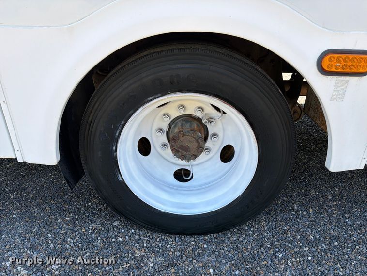 image for item ED5985 2009 Ford F650 Super Duty prisoner transport bus