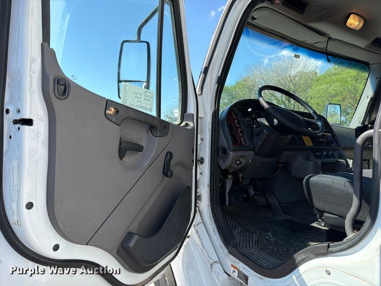 image for item ED5986 2014 Freightliner Business Class M2 prisoner transport bus