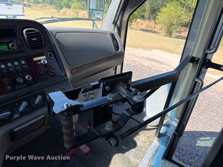 image for item ED5986 2014 Freightliner Business Class M2 prisoner transport bus