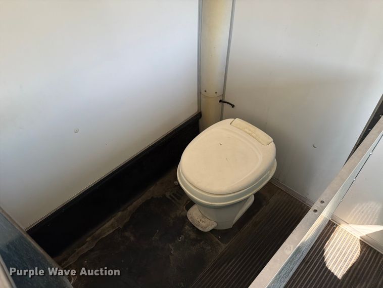 image for item ED5986 2014 Freightliner Business Class M2 prisoner transport bus