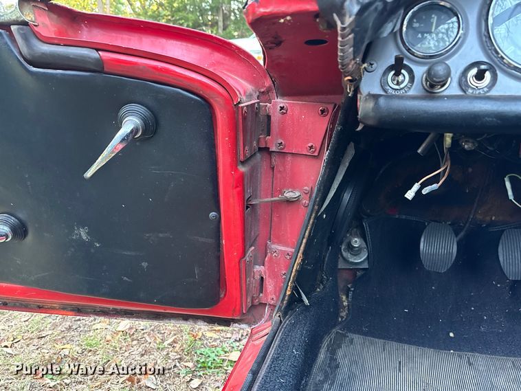 image for item EE4196 1962 Sunbeam  Alpine convertible