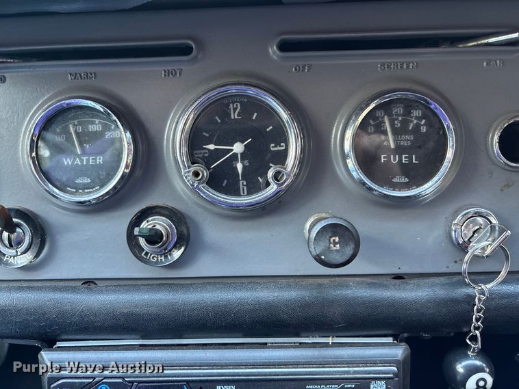 image for item EE4196 1962 Sunbeam  Alpine convertible