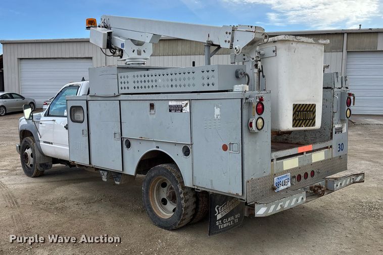 image for item EE4291 1999 Chevrolet C3500 bucket truck