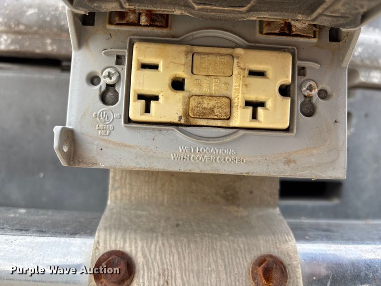 image for item EE4291 1999 Chevrolet C3500 bucket truck