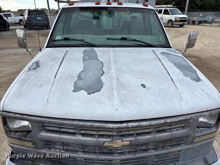 image for item EE4291 1999 Chevrolet C3500 bucket truck